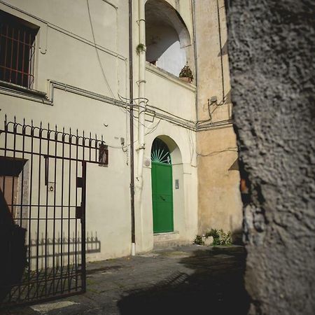 Elegant B&B - Il Vicolo Storico Salerno Exteriör bild