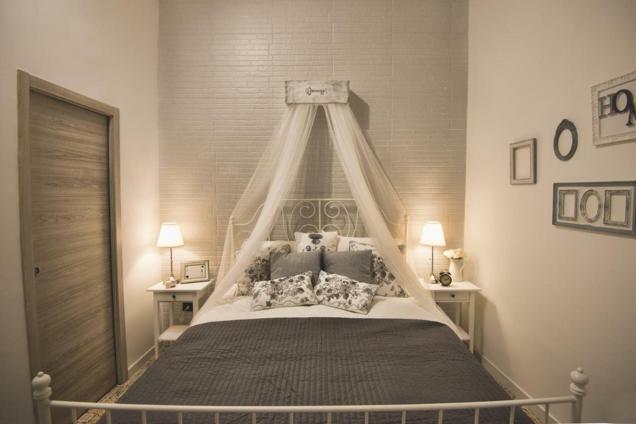 Elegant B&B - Il Vicolo Storico Salerno Exteriör bild