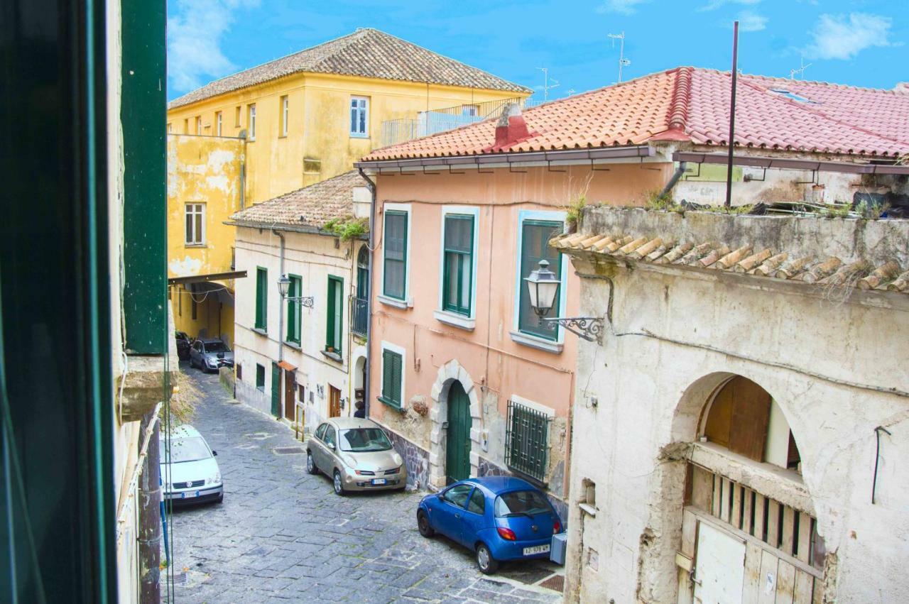 Elegant B&B - Il Vicolo Storico Salerno Exteriör bild