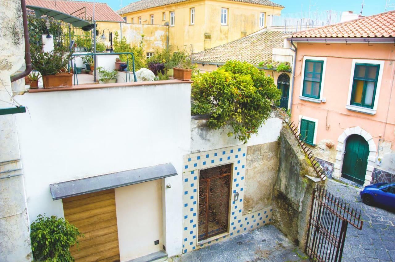 Elegant B&B - Il Vicolo Storico Salerno Exteriör bild