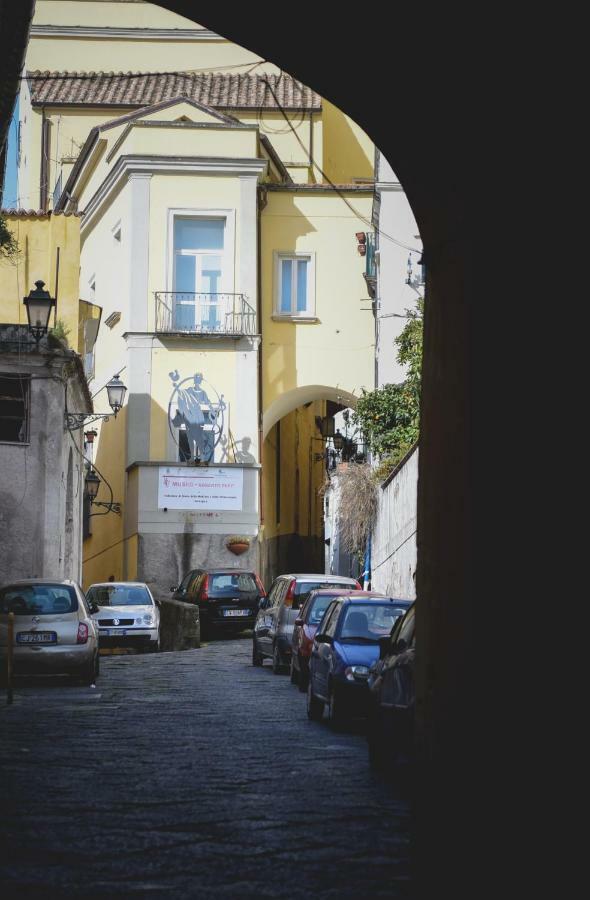 Elegant B&B - Il Vicolo Storico Salerno Exteriör bild